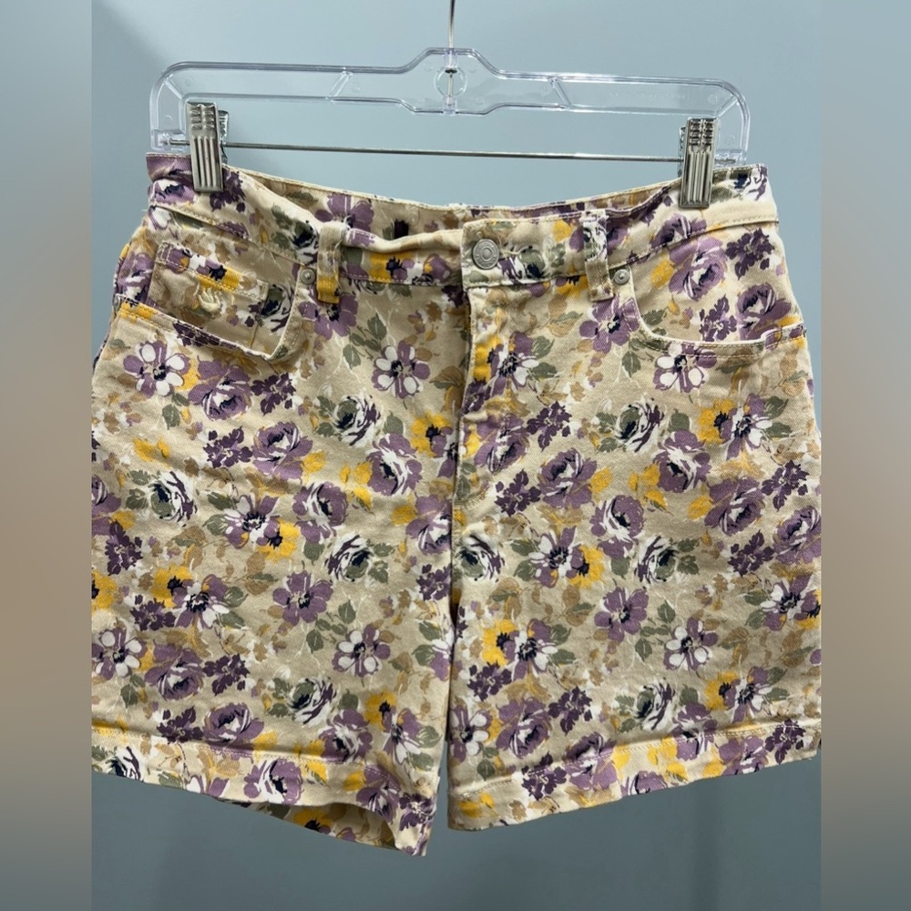 Floral Women's Amanda Shorts by Gloria Vanderbilt - Picture 1 of 2